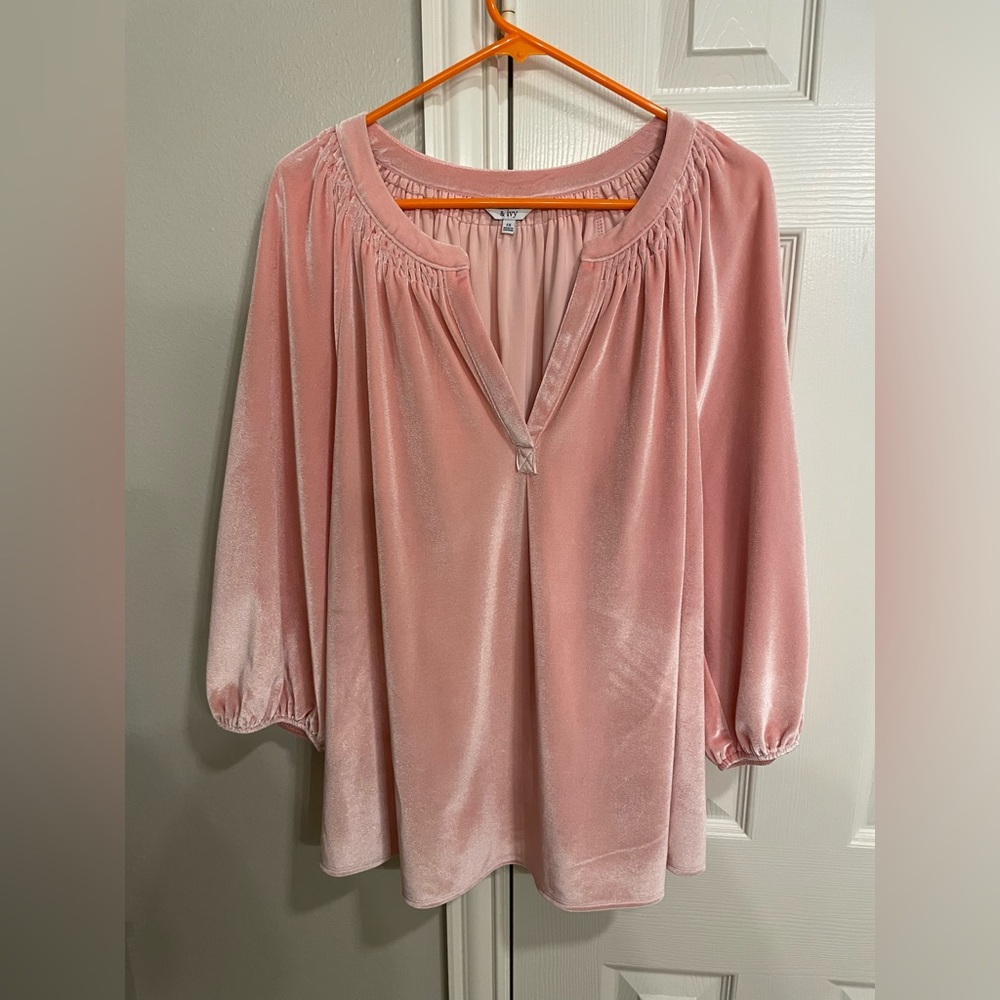 Crown & Ivy Blush Velvet Blouse 2xl
